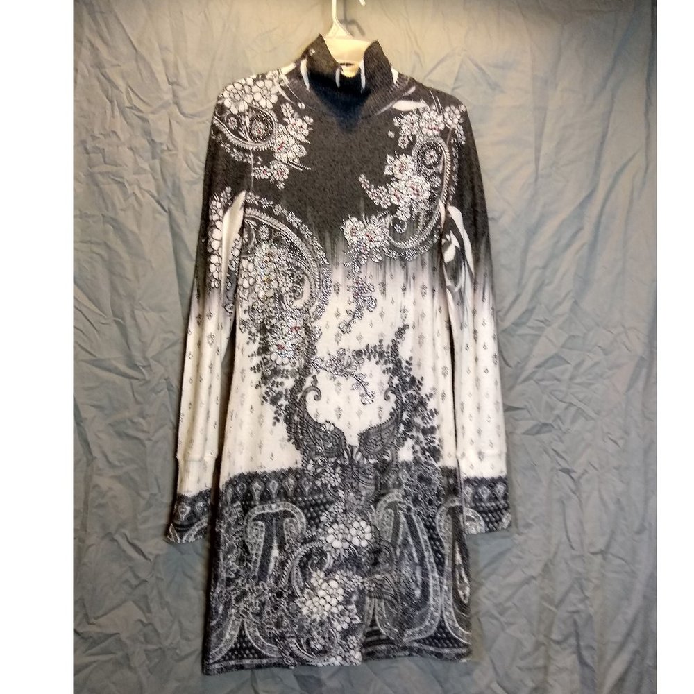 unusual sweater dress printed rayon M EUC